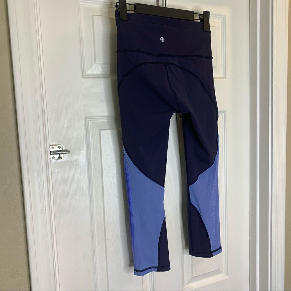 Lululemon Mix and Mesh Crop Navy Blue Size 4 - Picture 8 of 11